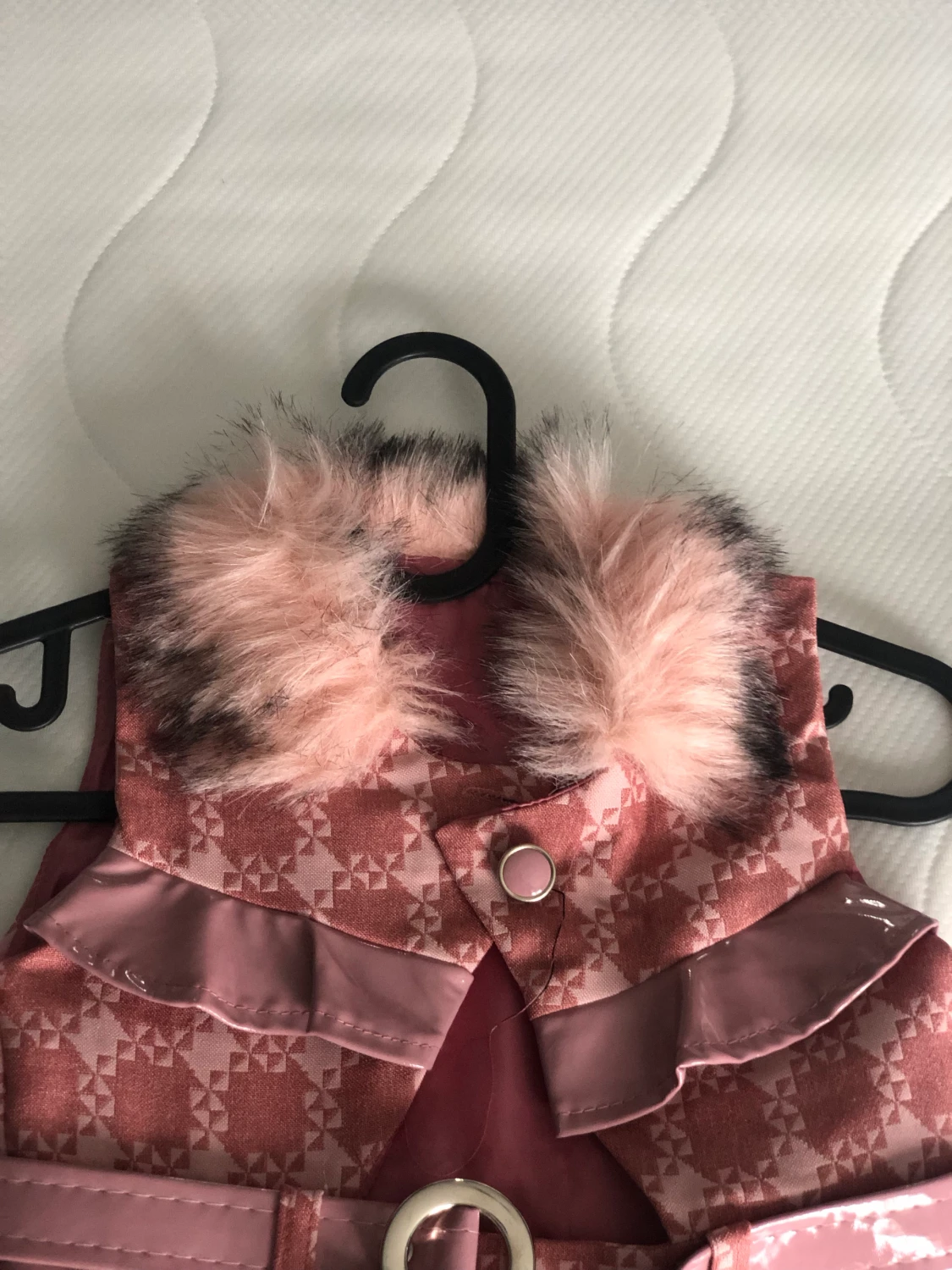 En kläning med fläder på  - 90