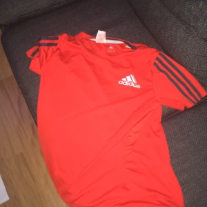 Addidas tröja strl 164 - Fin addidas tröja