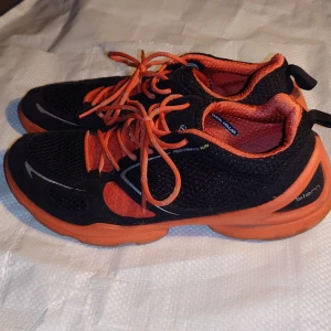 Ecco löparsko  - Köpte dem begagnad och använt några gånger. Lite för små.