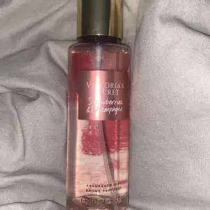 va body mist. Strawberry champagne. Helt ny och äkta 