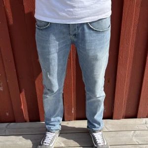 Dondup jeans - Säljer mina ljusblåa dondup jeans i mycket bra skick. Skicka bara ett pm om du undrar något👍