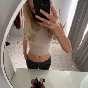 Topp - Jättesöt topp från ginatricot i strlk XXS😇💖🪩