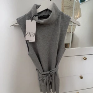 Zara tröja - Helt oanvänd, med prislapp på. Storlek S, men skulle passa en xs också