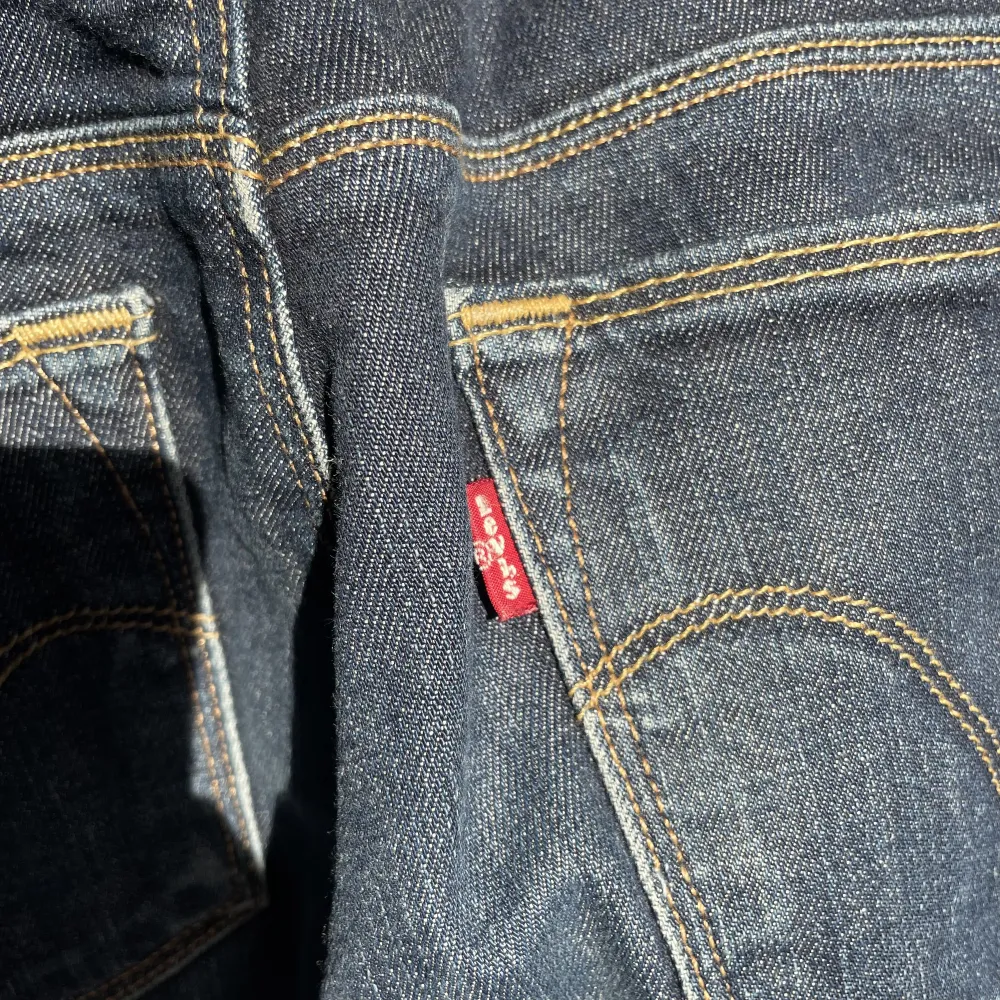 Fina jeans i fint skick  Fler frågor eller vill ha fler bilder? Hör av dig!. Jeans & Byxor.