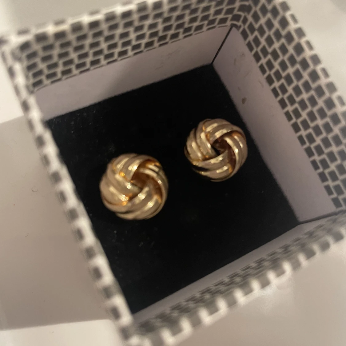 Knutörhängen guld - 90