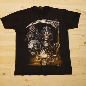 Skull t shirt - Dödskalle t shirt storlek Large