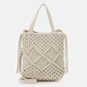 Virkad väska - En jättefin virkad väska från Esprit! Den är helt ny och köpt för 500 kr!💌