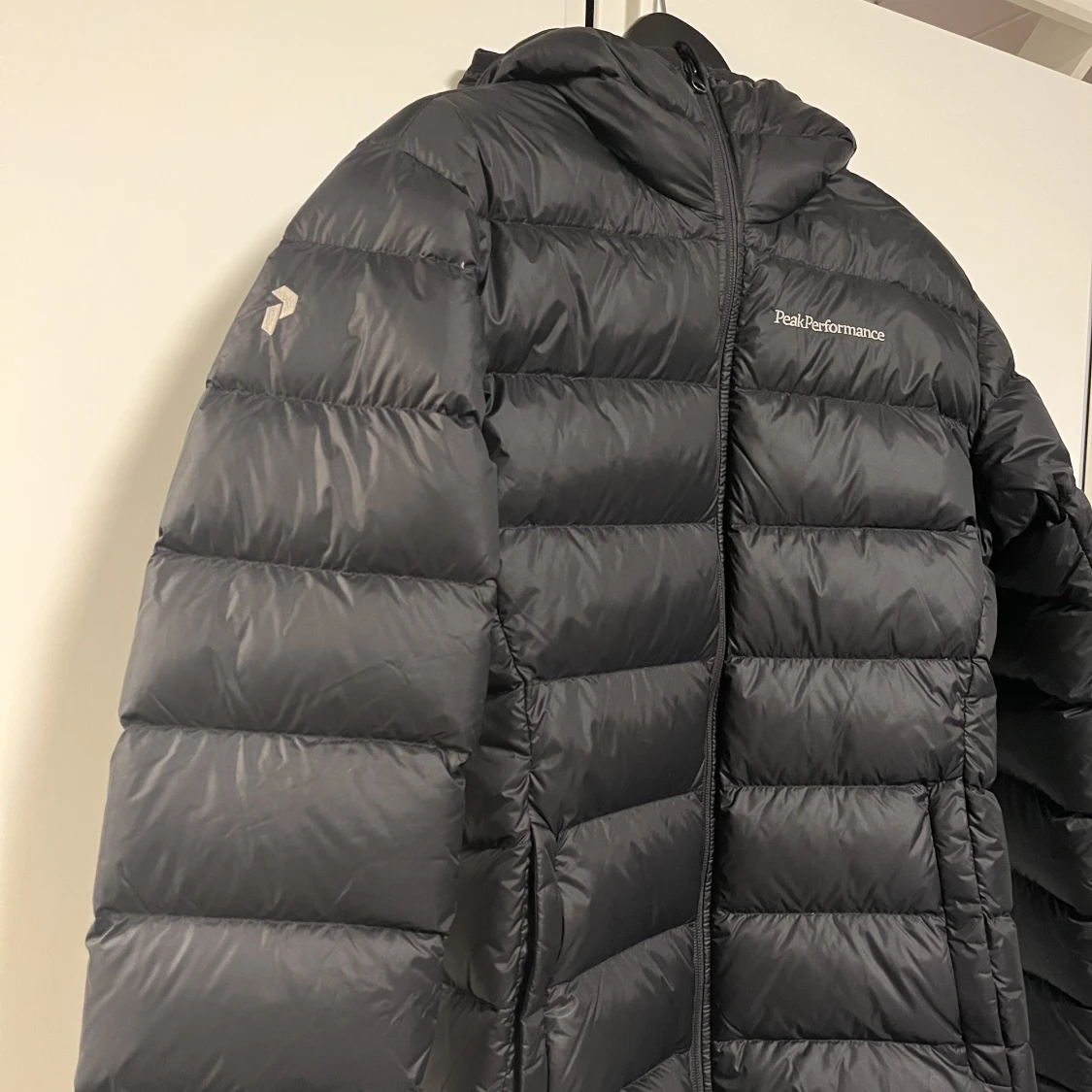 Peak Performance Down Hood Jacket - 91