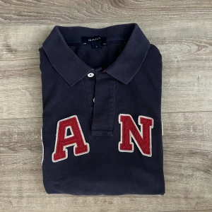 Gant pike  - En snygg piké i toppen skick, hör av er vid intresse!