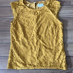 Spetströja - Senapsgul. Bra skick. Passar s och xs