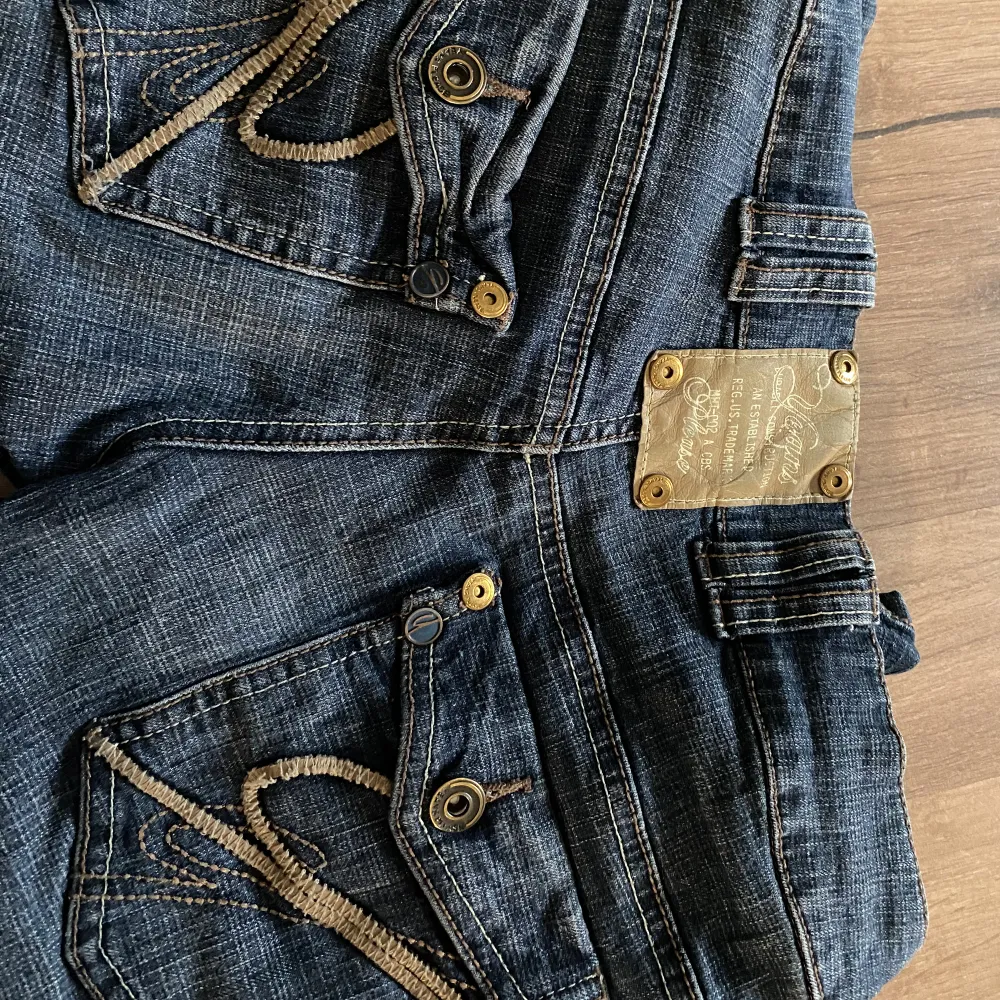 Okänt märke, fina lågmidjade jeans.storlek 36 . Jeans & Byxor.