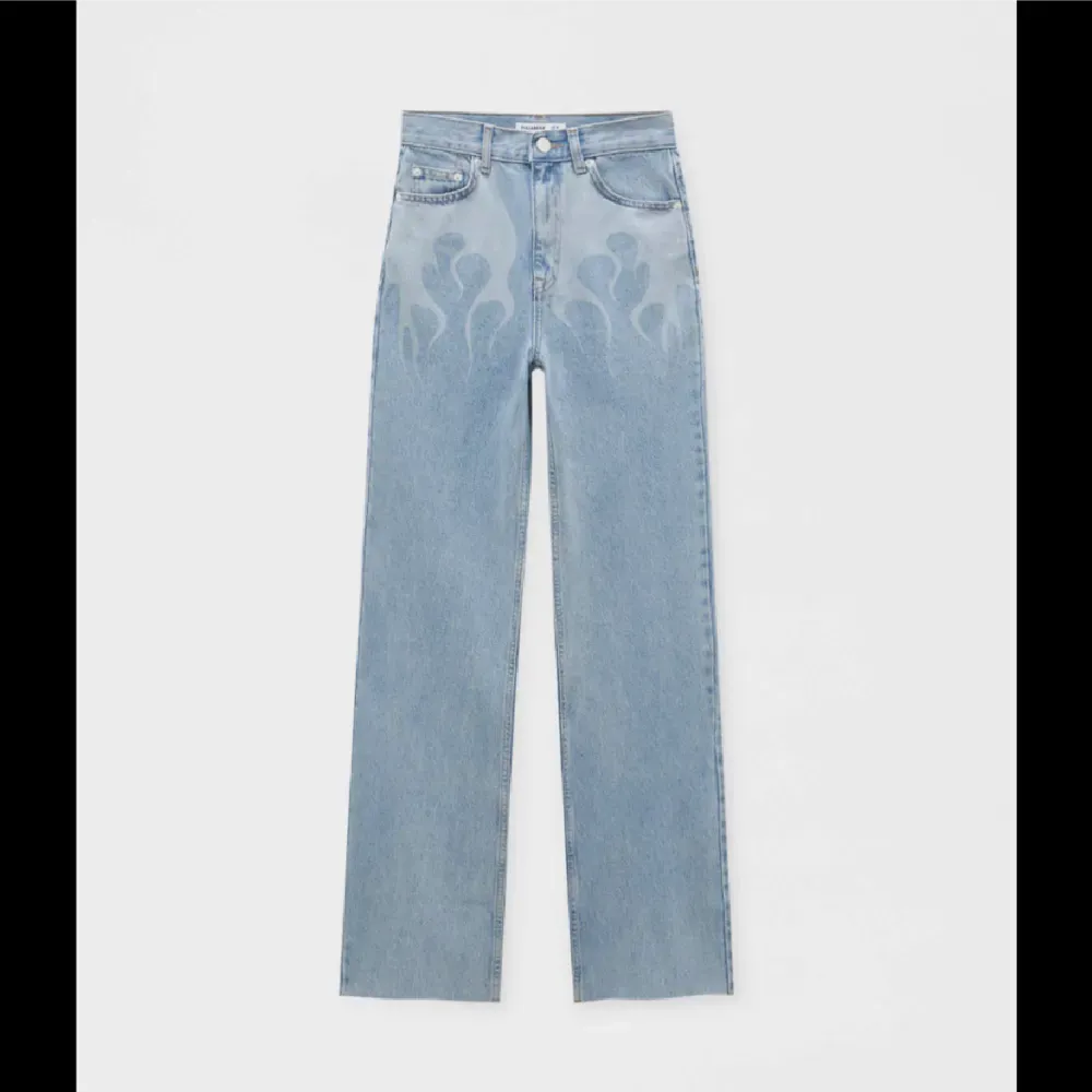 Supercoola jeans från Pull & Bear💓 . Jeans & Byxor.