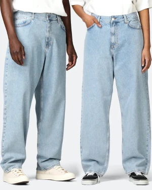 Sweet SKTBS baggy jeans - Baggy jeans - Big skate  Sparsamt använda och i mycket fint skick.  Storlek x-smal  Inköpta på Junkyard i januari Nypris 699kr Snygga både på tjejer och killar  Big Skate Jeans från Sweet SKTBS. Baggy jeans med medelhög midja.  Loosefit Dragkedja framtil