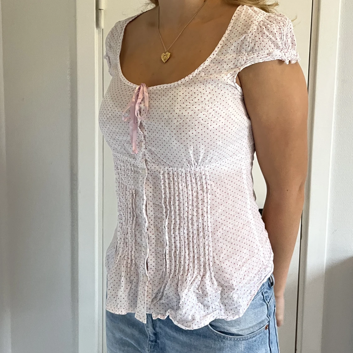 Blus med rosett  - 90