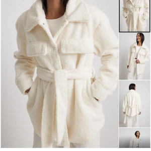 Höst jacka - Säljer denna fina Teddy jacka från na-kd tyvärr alldeles för stor för mig men helt underbart fin. Köpt för 599kr