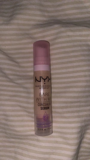 nyx serum concealer  - en jätte fin concealer från nyx i nyansen BWMCCS01 fair andvänd fåtal gånger men fortfarande i bar skick nypris 140kr