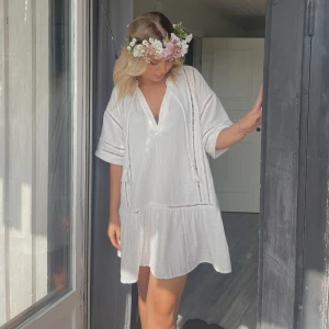 Klänning - Säljer min jätta söta klänning ifrån Gina! Använd en gång bara. Storlek s.