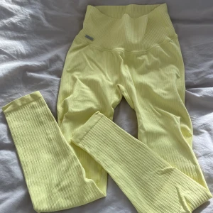 Träningstights - Seamless tights från aimin i nyskick, använda ett fåtal gånger