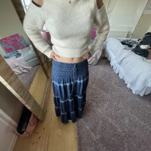 Kjol - Säljer denna långkjol som är använd några gånger