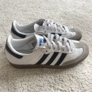 Adidas sambas - Använda men rengjorda och i fint skick 💖💖