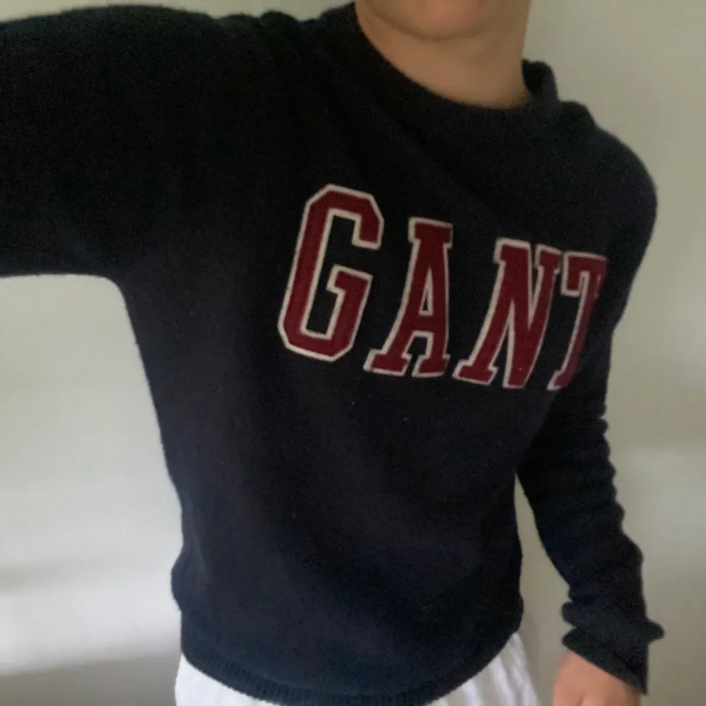 En stickad vintage Gant tröja inköpt för 600 kr . Tröjor & Koftor.