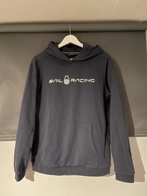 Sail racing hoddie - Sail racing hoddie Storlek 170 Oanvänd 