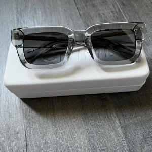 Chimi glasögon  - Säljer dessa chimis i 05 gray i bra skick. 