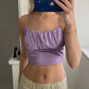 Satin topp - Från H&M, passar även S