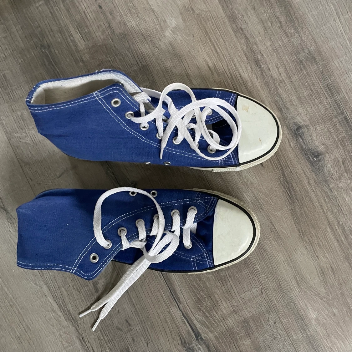 BlĂ„ converse đ