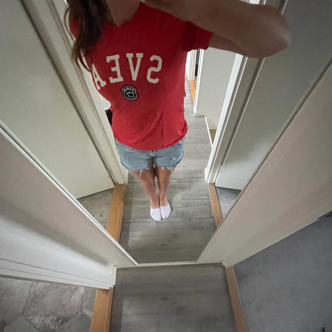 Röd tröja med tryck!! - 90