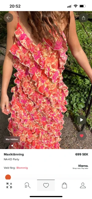 SÖKER!! - Jag söker den här klänningen från NA-KD i storlek 34. Ska ha den på min bal men den verkar aldrig komma in. Skriv gärna om ni kan tänka er sälja den!