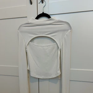 Vit tröja - Vit slätt blus, passar stl xxs-m.