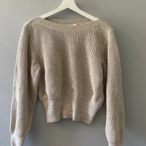 Sivkad tröja - Beige stickad tröja från nakd 