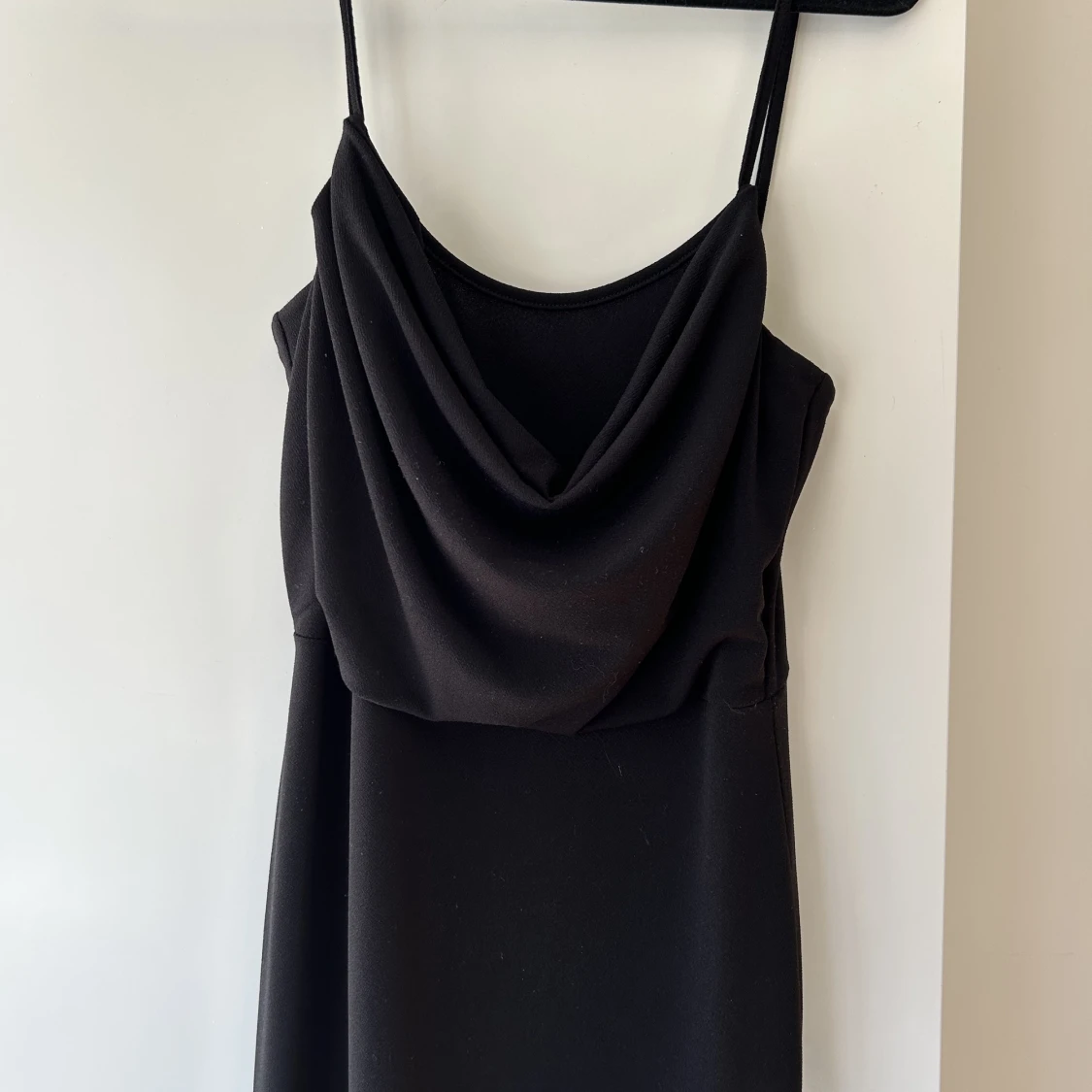 Svart långklänning från Wal G