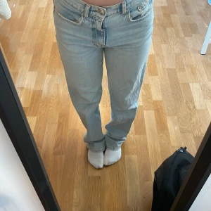 Gina tricot Jeans - Ett par fina ljusblåa jeans från ginatricot💕 