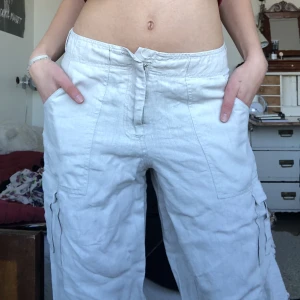 Linnebyxor - Väldigt Baggy! Saknar knapp därframme❤️Färgen syns bäst på första bilden. Unisex