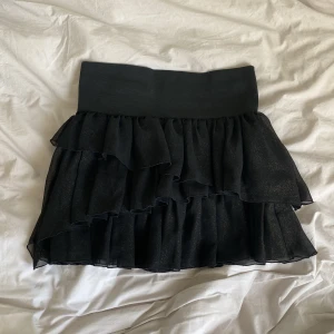 Glittrig kjol - Söt glittrig kjol, perfekt till fest!