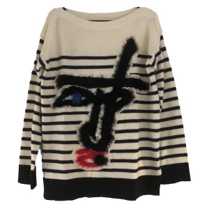 Jean Paul Gaultier tröja  - Jean Paul Gaultier x Lindex Picasso face tröja  Material: 40% bomull, 30% viskos, 25% polyamid, 5% ull Strl: S (jag har vanligtvis S-M för referens, se bild 1)  Skick: Inga synliga defekter