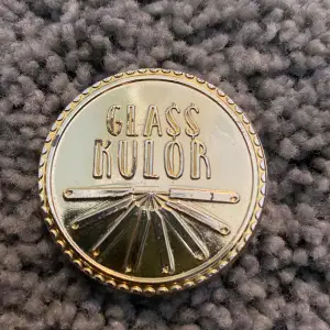 Glass peng värd hundra dollar men säljer för 5kr