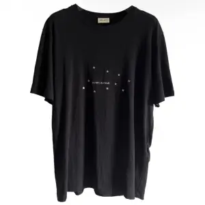 T-shirt från saint Laurent i fint skick 
