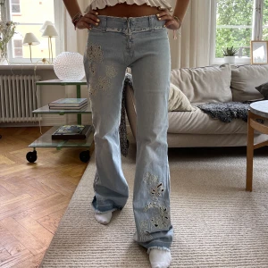 Low waist Jens  - Säljer dessa super snygga låg midjade jeans😍