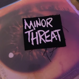 Patch  - Minor threat patch! (Exempelbild) gör oxå önskade motiv och band