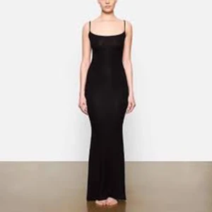 Skims klänning - Helt oanvänd skimsklänning storlek S, ligger i orginalförpackning, alla prislappar är fortfarande kvar!