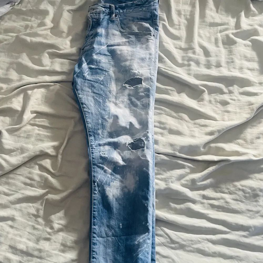 Använda ca 5-6 ggr Stl 52 (deras storlek) passar mig som normalt har 33/34 . Jeans & Byxor.