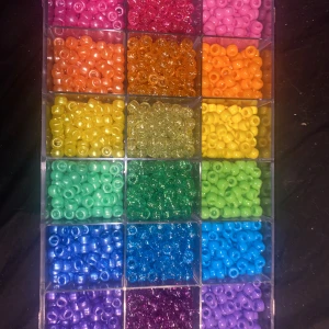 6 färger pärlor - .