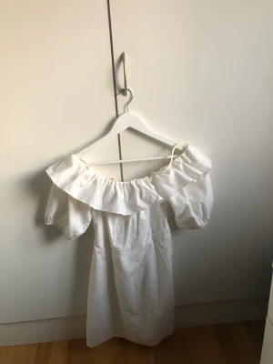 Kläning❤️ - Säljer denna super sätta klänningen från hm då den är förstor❤️passar perfekt på t.ex skolavslutningen❤️