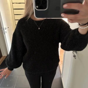 Stickad tröja - En jättefin glittrig stickad tröja 💞