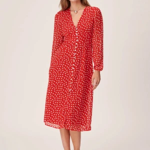 Adoore klänning Paris  - Använd endast ett par timmar som helt ny. Pris kan diskuteras 