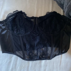 Fest topp - Skit snygg men lite stor för mig