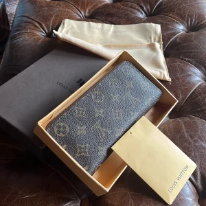 Louis Vuitton plånbok  - Väl använd